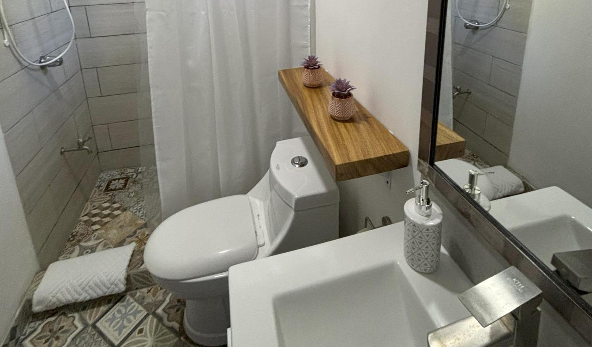 Amazilia Guesthouse Liberia Phòng bức ảnh